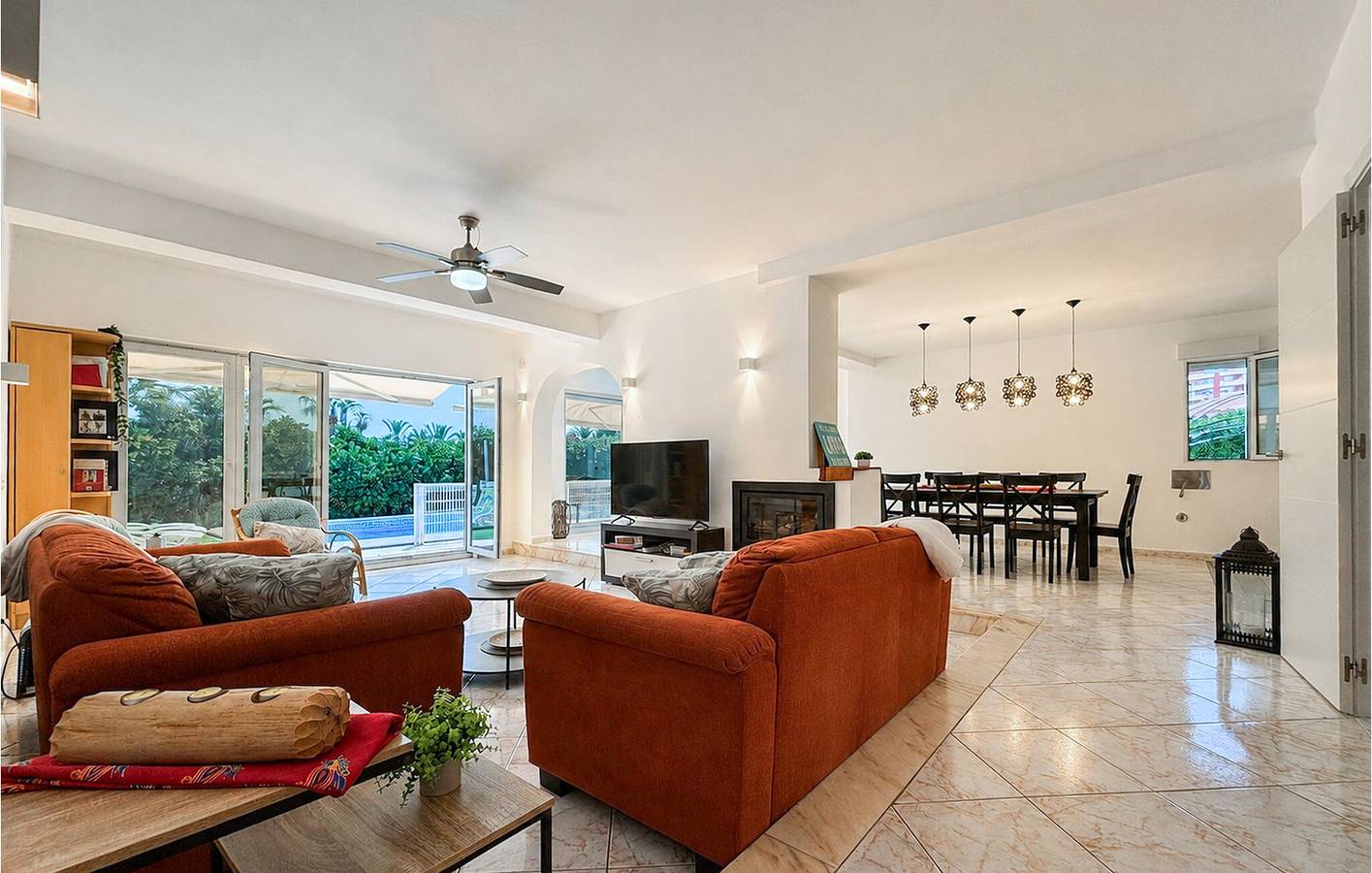 Acogedor apartamento de 650 pies cuadrados con piscina, wifi y a 2 km de Playa Lebeche in La Manga del Mar Menor, Cartagena