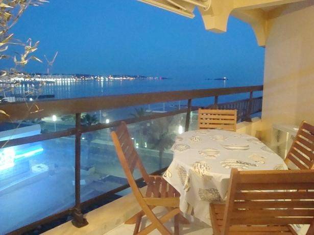 Gîte pour 4 personnes, avec vue et balcon dans Plage Beau Rivage Saint Raphael