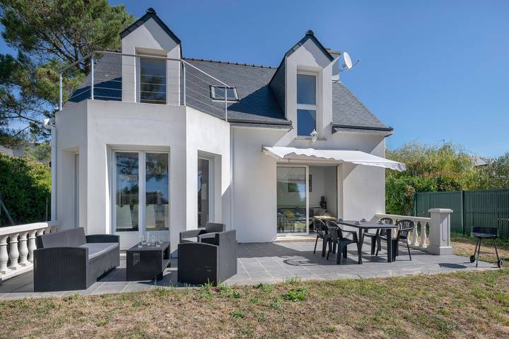Location de vacances pour 4 personnes, avec Balcon ainsi que Terrasse et Jardin dans Plage de Landrezac
