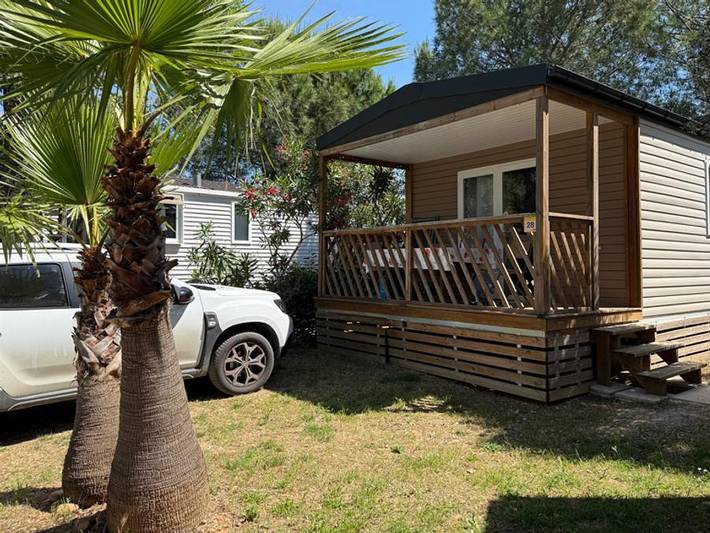 Flower Camping Le Mas de Mourgues - Mobilheim 4 personen - Mobilheim Hibiscus Premium 32m² (2 Schlafzimmer) - überdachte Terrasse 8 m² - Tv - Lv - Klimaanlage 4 pers. in Vauvert, Mittelmeerküste (Frankreich)