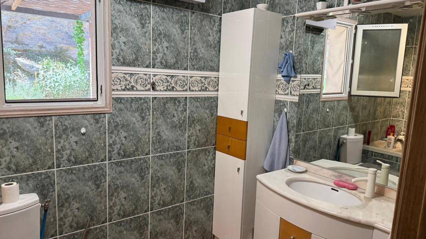 Location de vacances pour 2 personnes, avec jardin et piscine ainsi que vue et terrasse à Poussan - 4