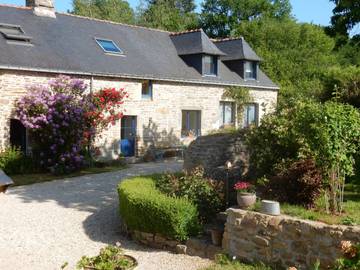Gîte pour 8 personnes, avec jardin à Elven