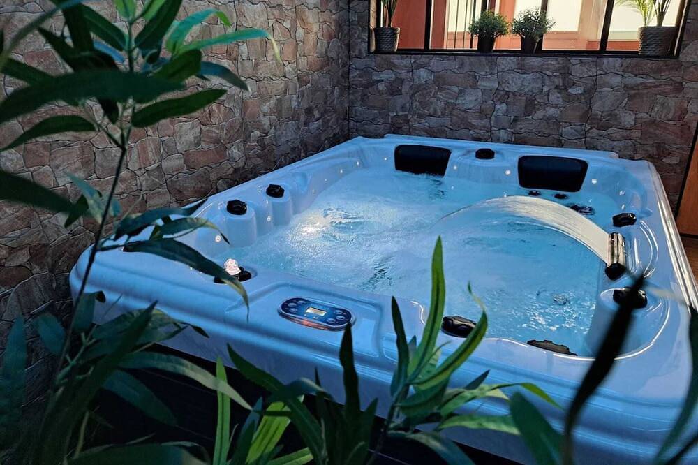 Entire apartment, Upscale Accommodation in Arras, Arras region