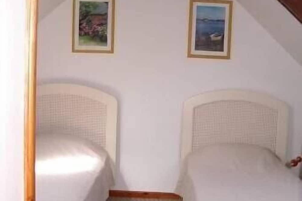 Vista Panorámica En La Bahía De Paimpol, bretón longère, todo confort, bienvenido. in Paimpol, Côte de Goëlo