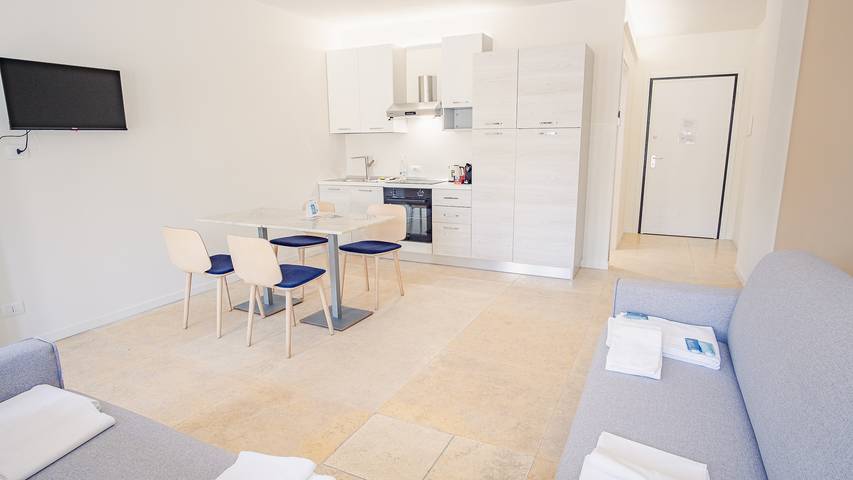 Gîte pour 4 personnes, avec terrasse ainsi que jardin et piscine à Desenzano del Garda - 4