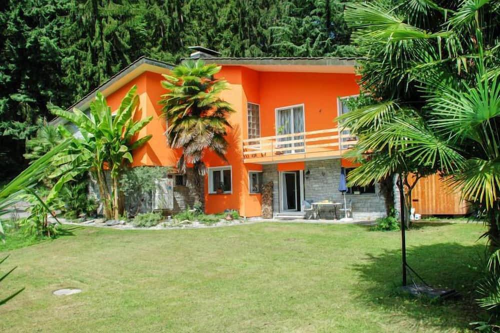 Ganze Wohnung, Poolside in Traversa (Marolta), Acquarossa
