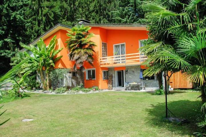 Ferienwohnung für 3 Personen, mit Terrasse und Sauna sowie Garten und Pool