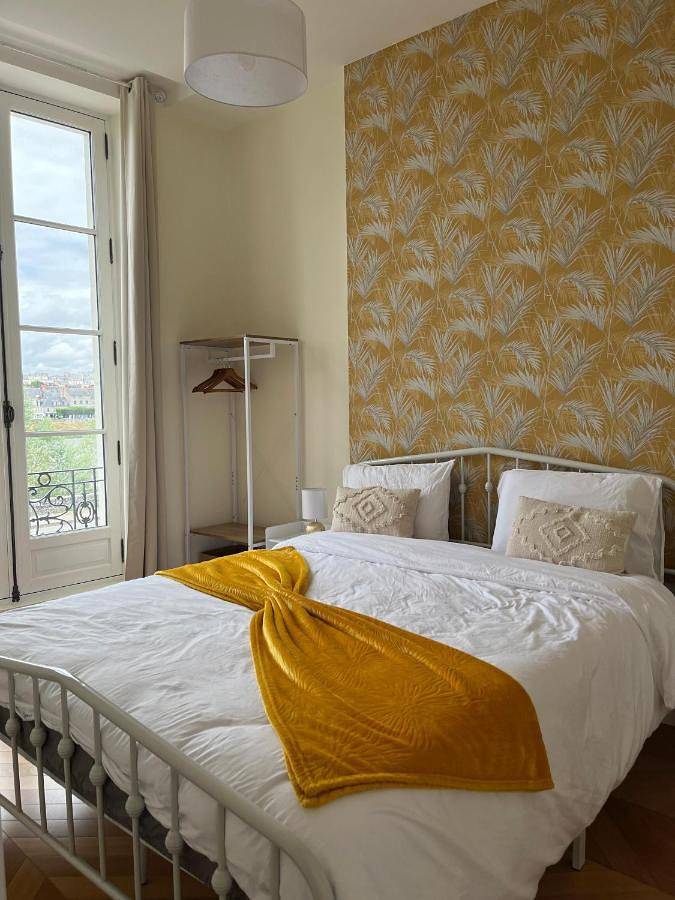 Appartement entier, Studio with Garden View in Blois, Région de Blois