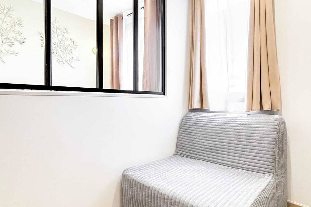Entire apartment, Hoche A 22 - One Bedroom Apartment, Sleeps 3 in Le Pré-Saint-Gervais, Seine-Saint-Denis