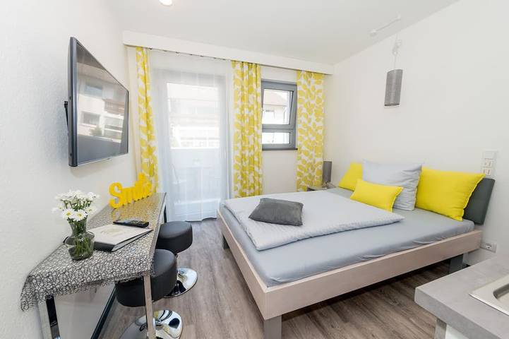 Ganze Wohnung, Feines Terrassen-Apartment (1-2 P.) mit Zitronenfeeling + gratis Parkplatz! in Bensheim, Bergstraße