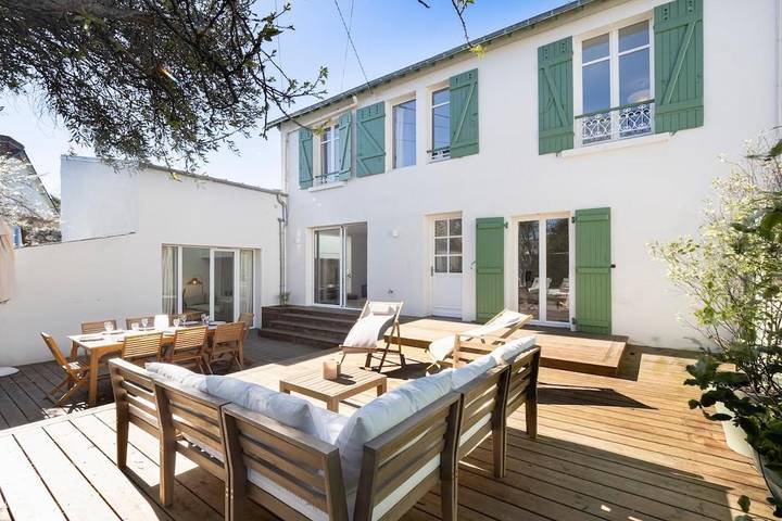 Maison d’hôte pour 12 personnes, avec jardin et terrasse