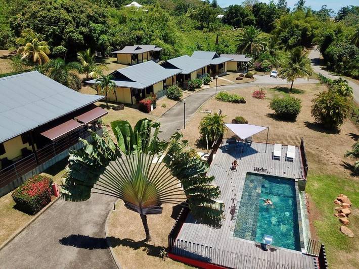 Lodge pour 2 personnes, avec piscine ainsi que jardin et vue - 1