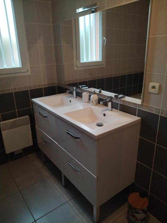 Location de vacances pour 10 personnes, avec jardin ainsi que vue et terrasse à Avanton - 3