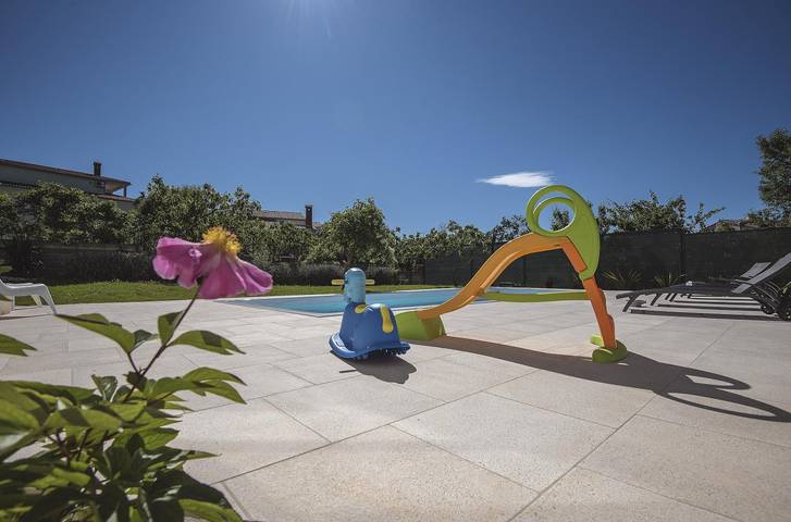 Ferienwohnung für 6 Personen, mit Garten und Terrasse sowie Pool, kinderfreundlich in Pula - 3