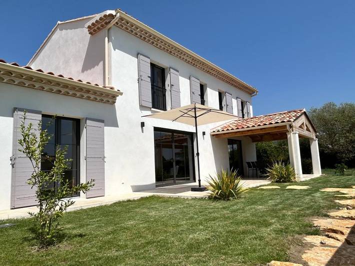 Location de vacances pour 8 personnes, avec piscine ainsi que vue et jardin à Vacqueyras - 2