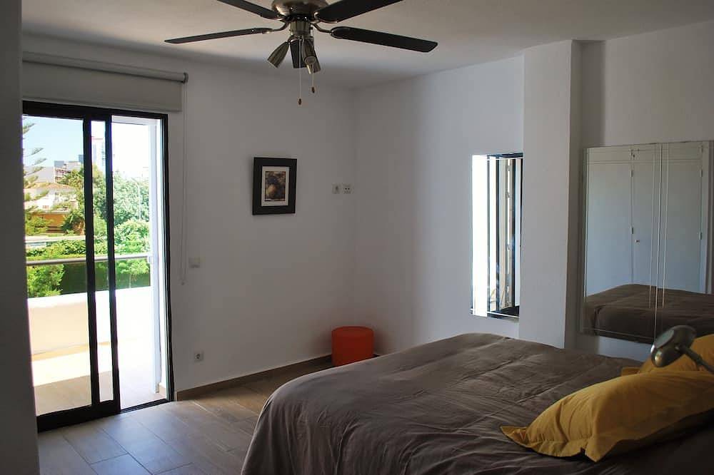 Ganze Wohnung, Tolle Wohnung in der Nähe von Puerto Marina, Pool und Tennisplatz in Benalmádena Costa, Benalmádena