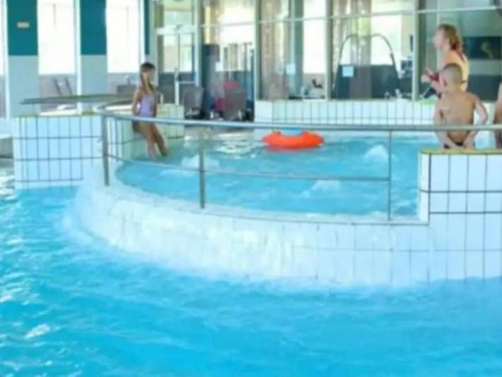 Location de vacances pour 6 personnes, avec piscine et terrasse à Signy-le-Petit - 2