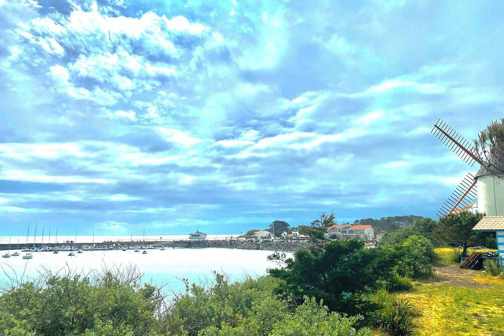 Ganze Wohnung, Adorable T2 apartment (45m2) in a residence with panoramic sea view<br> in Jard-sur-Mer, Vendée