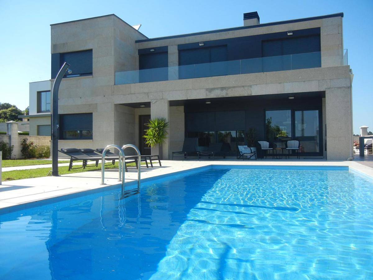 Chalet de diseño moderno en Sanxenxo in Sanxenxo, Rias Baixas