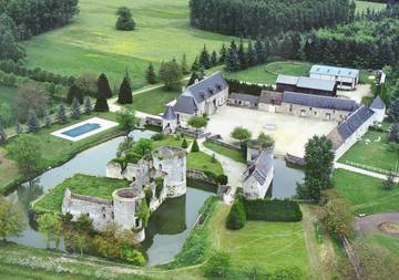 Chambre d’hôte pour 2 personnes, avec jacuzzi ainsi que piscine et jardin à Hommes