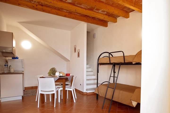 Entire apartment, Holiday Home "Paese Albergo - Athena" with Sea View, Balcony and Wi-Fi in Motta d'Affermo, Monti Nebrodi