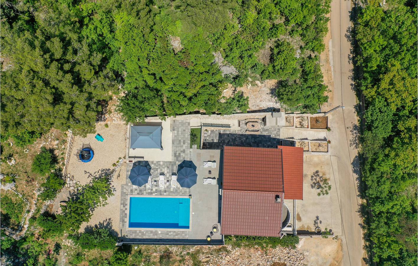 Gemütliche Ferienwohnung mit Pool, WLAN und Terrasse in der Nähe der wichtigsten Sehenswürdigkeiten von Imotski in Imotski, Makarska Riviera