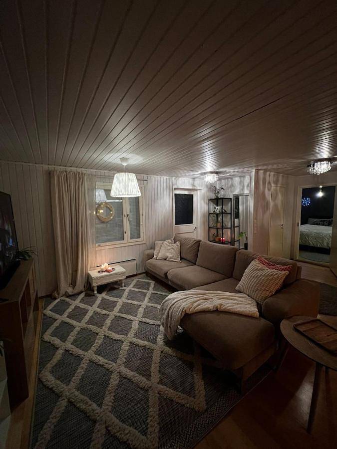 Location de vacances pour 5 personnes, avec jardin ainsi que jacuzzi et sauna à Ivalo