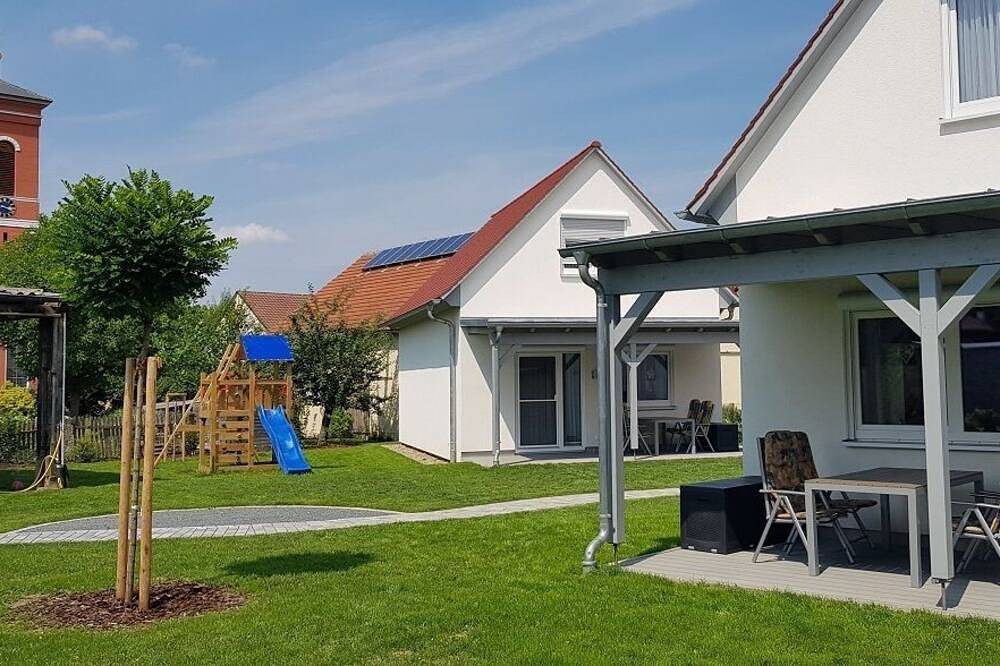 Ganze Wohnung, Gemütliches Ferienhaus (75 m2) mit offener Galerie und Terrasse in Weigenheim, Fränkisches Weinland