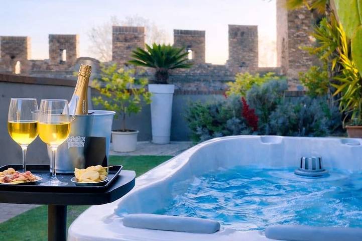 Ferienwohnung für 2 Personen, mit Balkon und Whirlpool