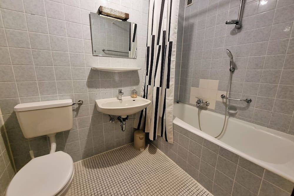 Ganze Wohnung, Apartment mit Balkon, Bad, Wc und Küche in Karlsbad (Baden), Kraichgau