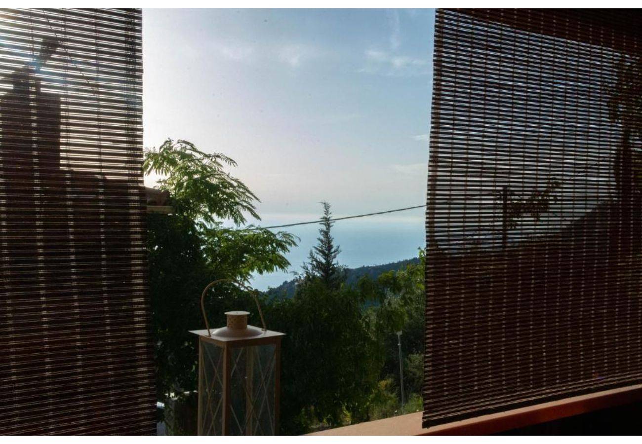 Entire studio, Studio Apartment 'Tajo Suite' with Sea View, Wi-Fi and Air Conditioning in Greece