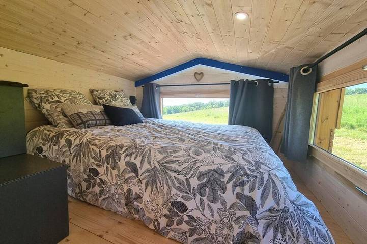 Ganze Wohnung, Gemütliche Tiny House mit Klima - 4 Pers. in Sail-les-Bains, Roanne und Umgebung