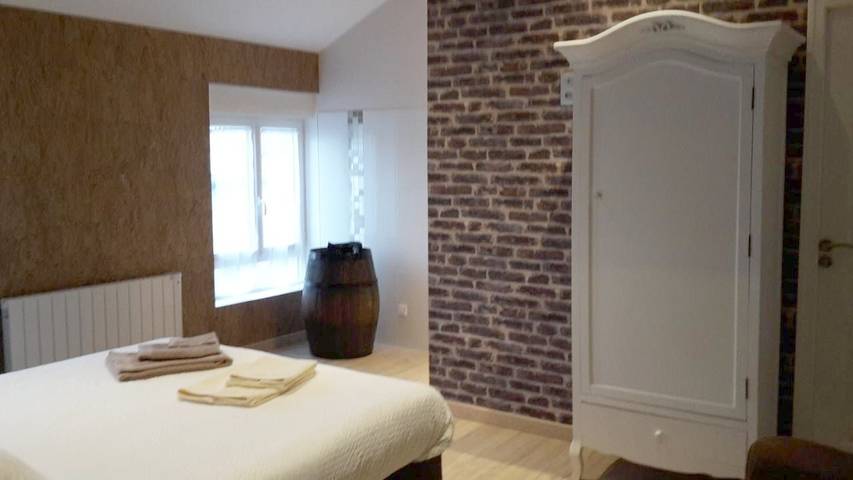 Chambre d’hôte pour 2 personnes, avec piscine, animaux acceptés à Moussy