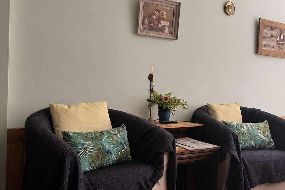Apartamento entero, Acogedor estudio - Centro Honfleur - Wifi - Aparcamiento cercano - patio privado in Honfleur, Region de Lisieux