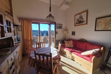 Gîte pour 4 personnes, avec balcon, adapté aux familles à Les Déserts
