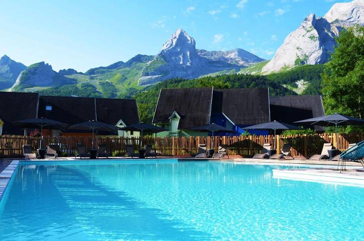 Appart’hôtel pour 2 personnes, avec Balcon et Terrasse ainsi que Jardin et Piscine
