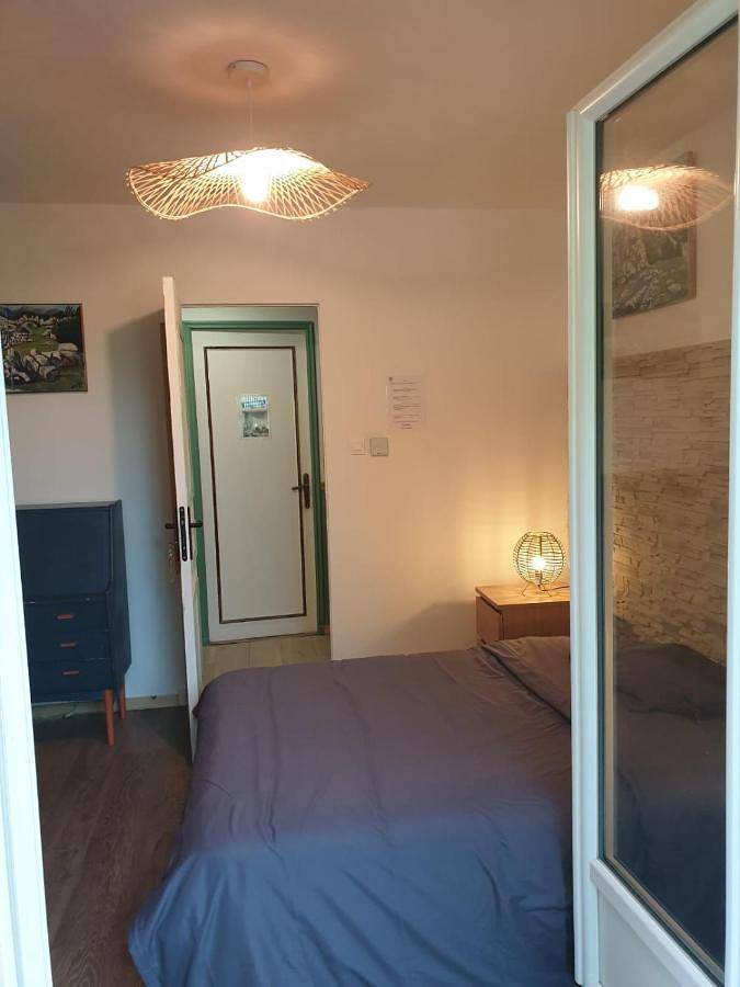 Gîte pour 2 personnes, avec jardin et piscine ainsi que terrasse et vue à Saint-Gilles - 2