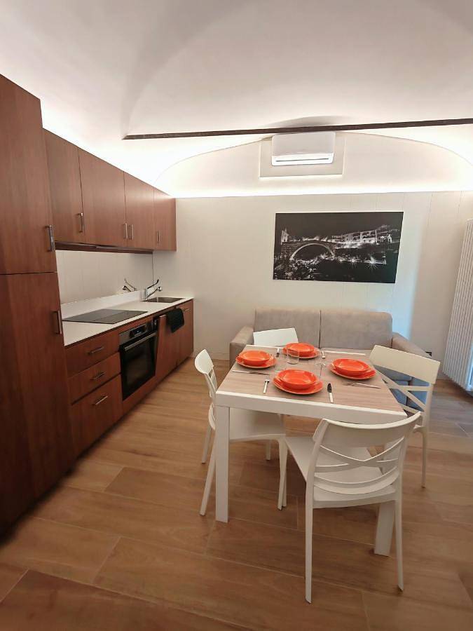 Gîte pour 4 personnes, avec Terrasse dans Pont-Saint-Martin (Aosta)