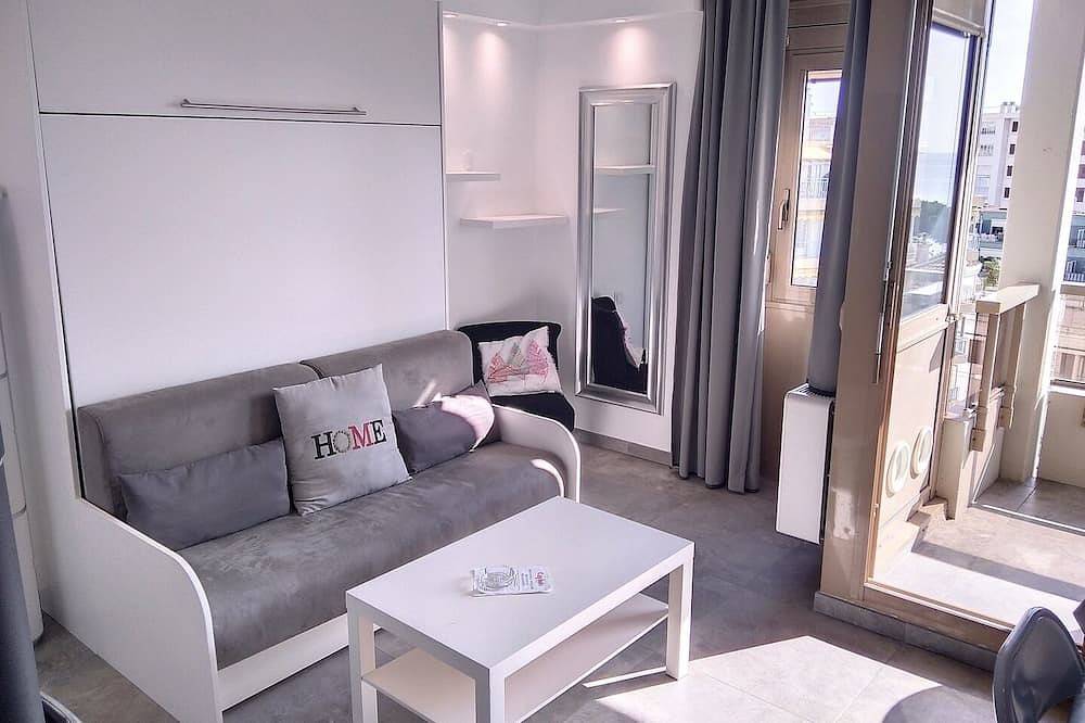 Ganze Wohnung, Studio-525-Ensuite mit Bad-Meerblick in Juan-les-Pins, Antibes