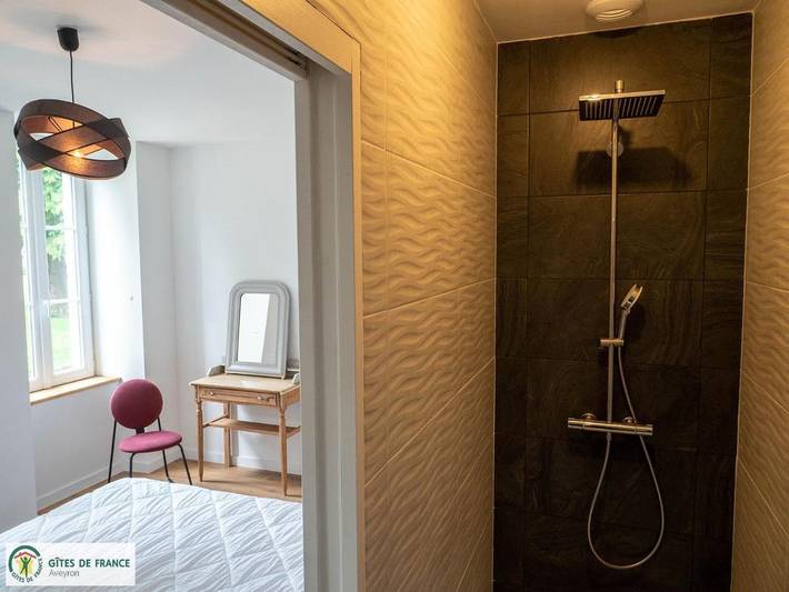 Location de vacances pour 8 personnes, avec jardin et terrasse, animaux acceptés à Rieupeyroux - 3