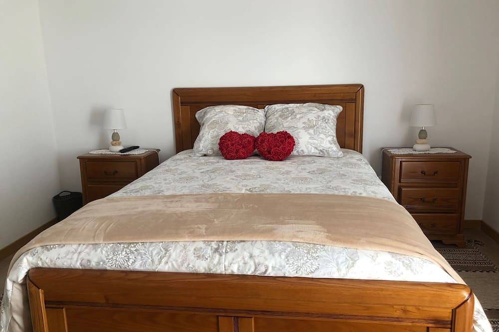 Terreno Terra Luso perto da Serra de Montejunto. in Serra de Montejunto, Distrito de Lisboa