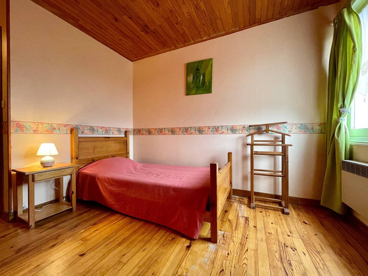 Chambre Saumon: Confort pour 4, Animaux Bienvenus in Alleyras, Massif central