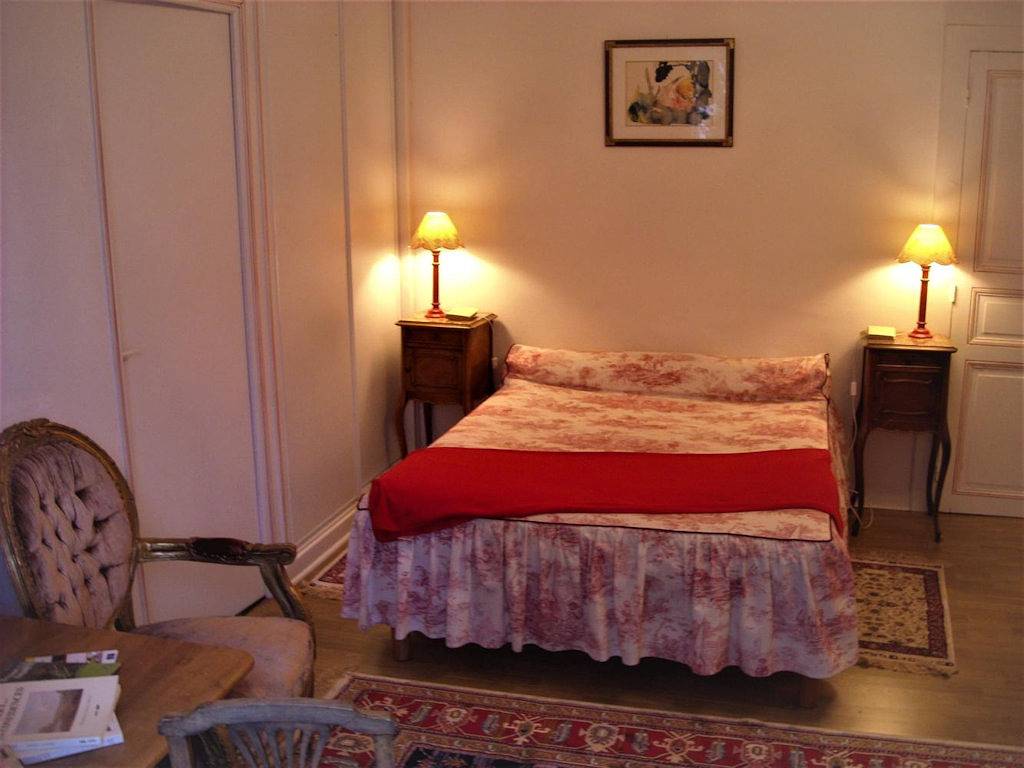 Le Priouzé, proche de Châteauroux - Chambre Rouge in Région de Châteauroux