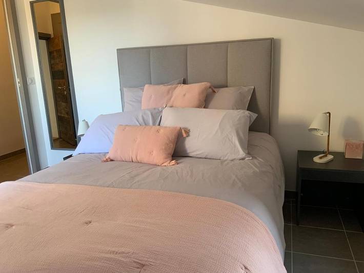 Location de vacances pour 2 personnes, avec vue et terrasse, animaux acceptés à Saint-Quentin-la-Poterie - 2