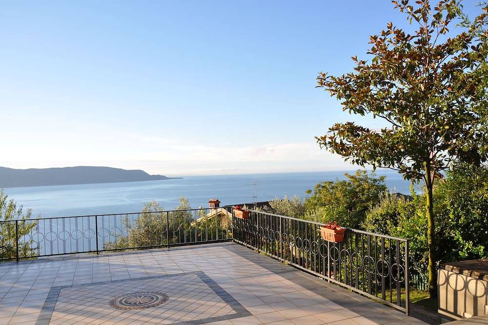 Villa mit mediterranem Garten,ideal für Hundebesitzer, für Gäste die Ruhe suchen in Maderno, Toscolano-Maderno