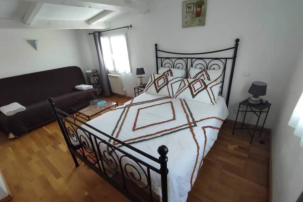 A Villedubert, Proche du Canal du Midi, Gîte Indépendant Avec Piscine in Villedubert, Región de Carcassonne