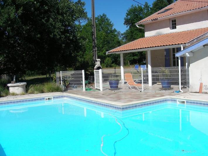 Location de vacances pour 7 personnes, avec terrasse et jardin, animaux acceptés à Mios - 4