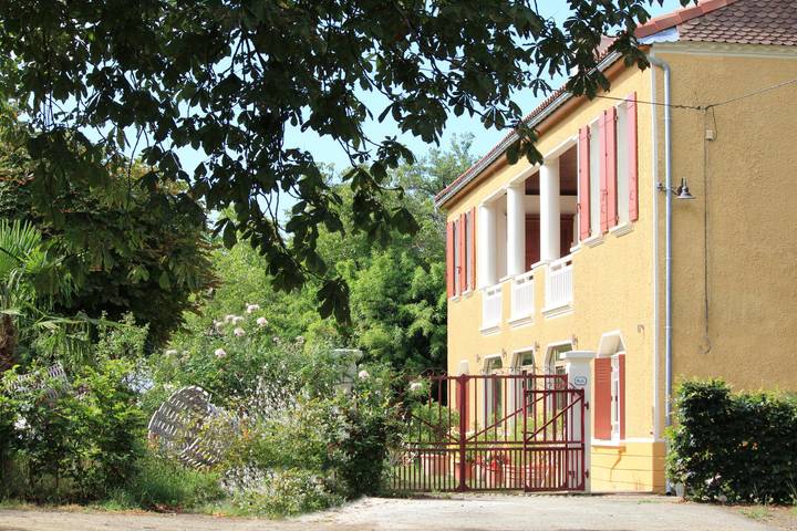 Location de vacances pour 2 personnes, avec jardin et piscine dans Caupenne-d'Armagnac