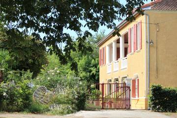 Chambre d’hôte pour 2 personnes, avec jardin et piscine dans Caupenne-d'Armagnac