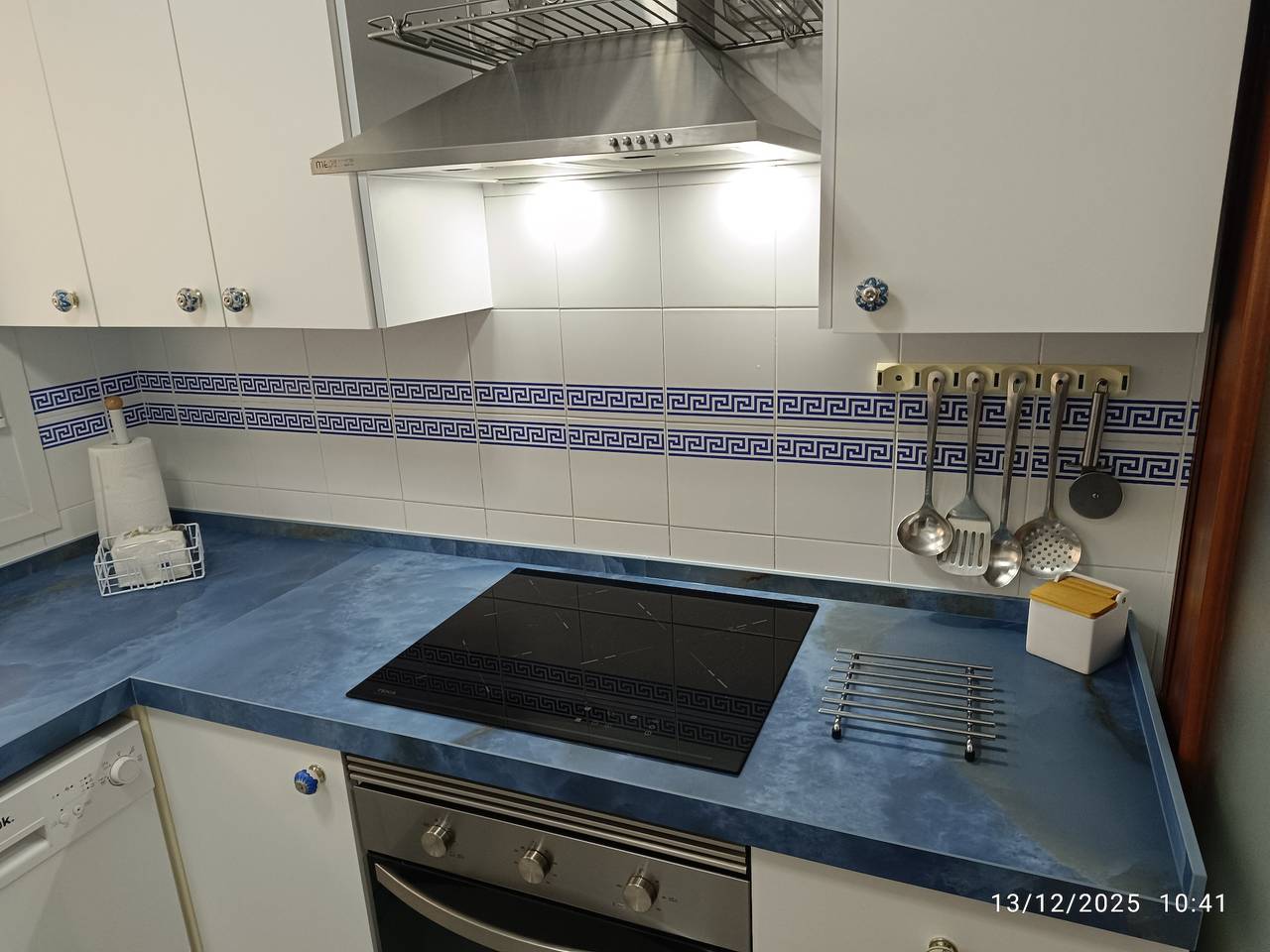 Apartamento entero, Apartamento vacacional "Huerta del Obispo" con Wi-Fi y Terraza in Playa La Victoria, Cádiz
